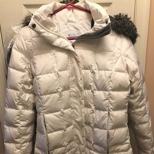 White women’s Columbia jacket